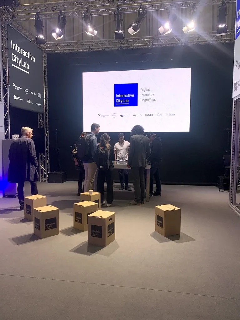 Presentation area